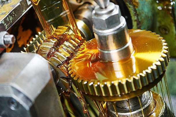metalworking industry: tooth gear wheel machining by hob cutter mill tool