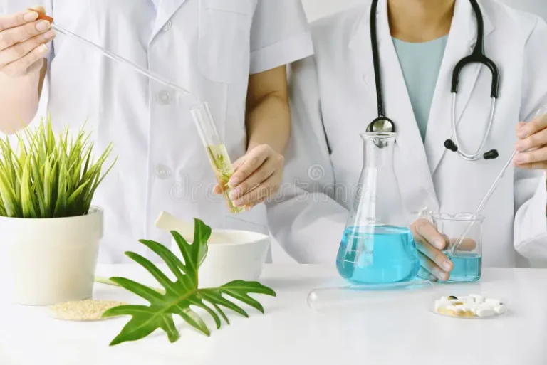 modern-traditional-medical-alternative-organic-herbal-drug-chemical-medicine-doctor-mixing-extraction-new-pharmacy-121398961